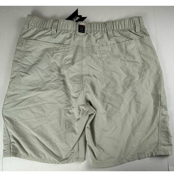 Wrangler ATG Peak Light Gray Nylon Shorts - Size 38 - Picture 9 of 9